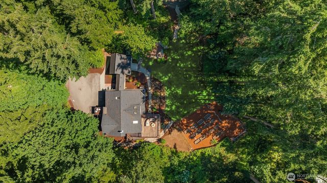 12640 Manzanita Road NE, Bainbridge Island, WA 98110