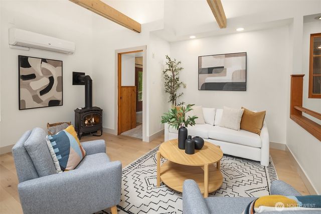 12640 Manzanita Road NE, Bainbridge Island, WA 98110