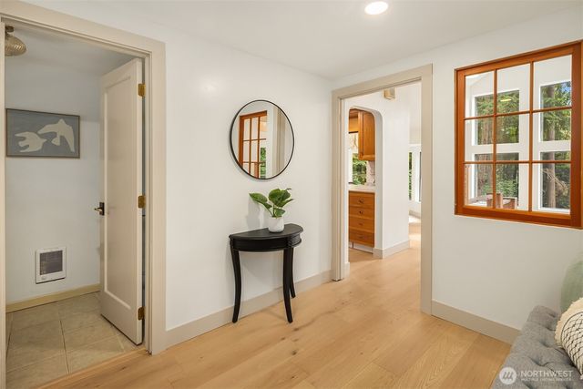12640 Manzanita Road NE, Bainbridge Island, WA 98110