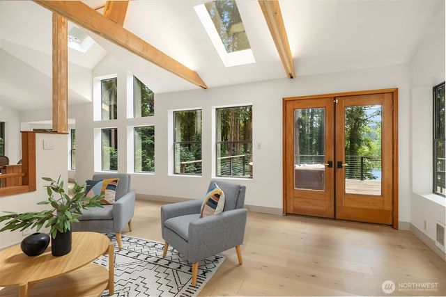 12640 Manzanita Road NE, Bainbridge Island, WA 98110