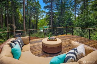 12640 Manzanita Road NE, Bainbridge Island, WA 98110