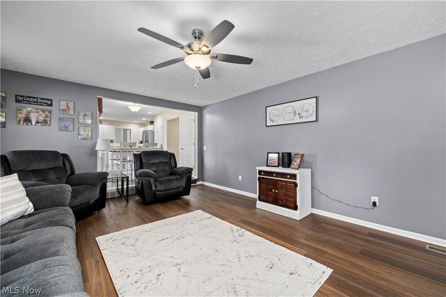 732 Oakdale Circle, Elyria, OH 44035