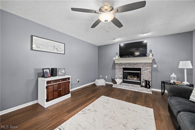 732 Oakdale Circle, Elyria, OH 44035