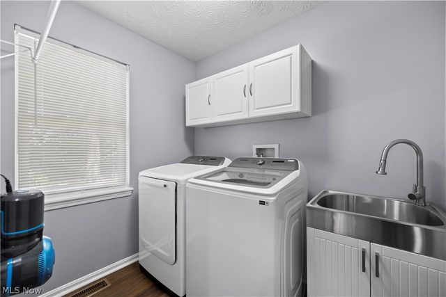 732 Oakdale Circle, Elyria, OH 44035