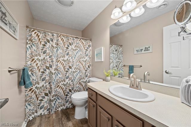 732 Oakdale Circle, Elyria, OH 44035