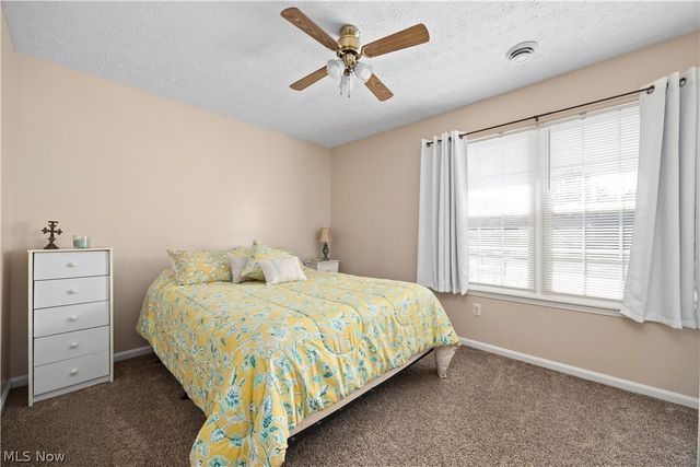 732 Oakdale Circle, Elyria, OH 44035