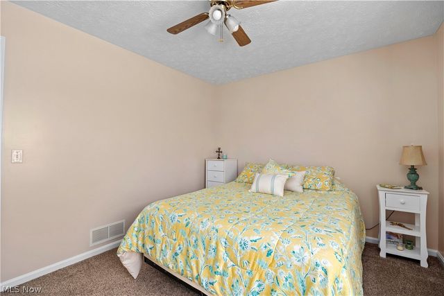 732 Oakdale Circle, Elyria, OH 44035