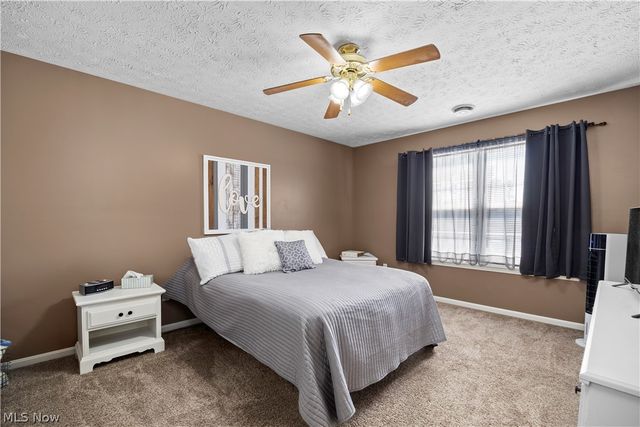 732 Oakdale Circle, Elyria, OH 44035