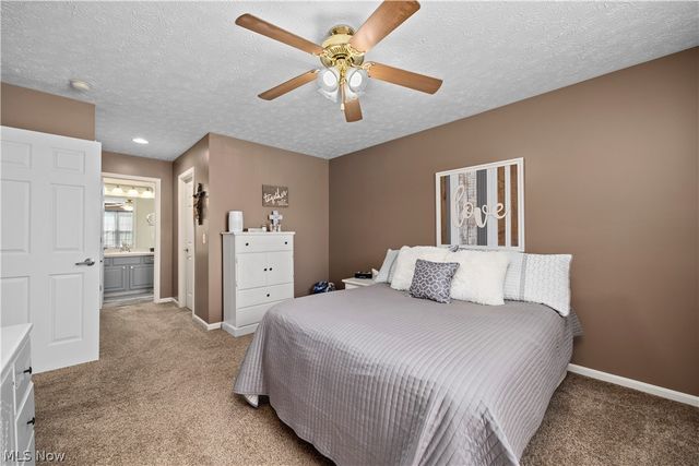 732 Oakdale Circle, Elyria, OH 44035