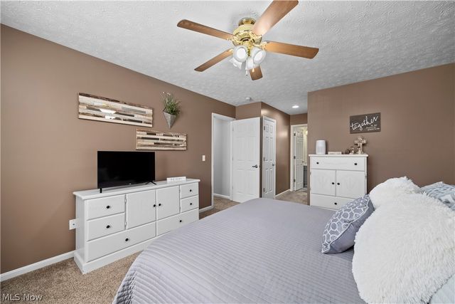 732 Oakdale Circle, Elyria, OH 44035