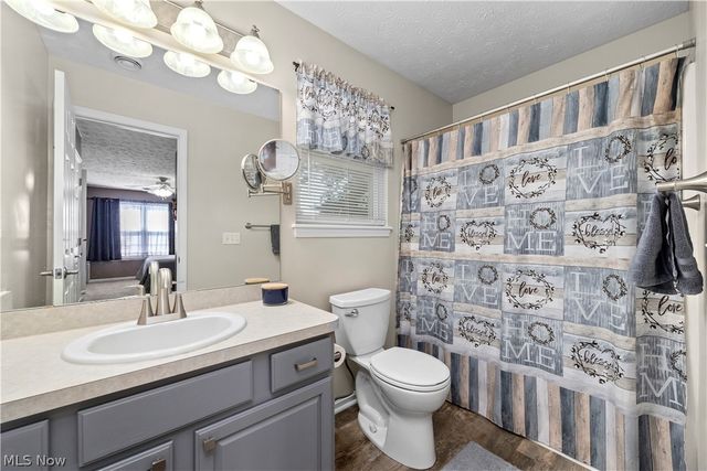 732 Oakdale Circle, Elyria, OH 44035