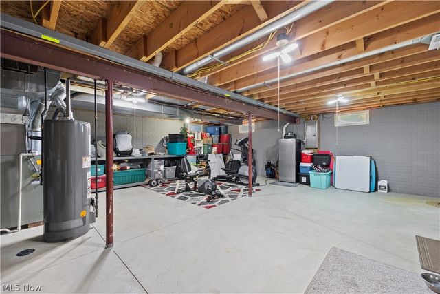 732 Oakdale Circle, Elyria, OH 44035
