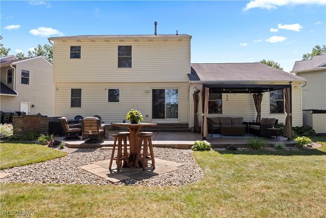 732 Oakdale Circle, Elyria, OH 44035