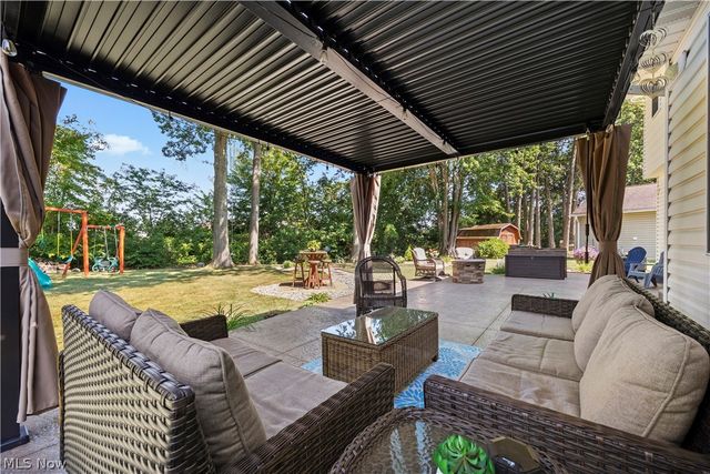 732 Oakdale Circle, Elyria, OH 44035