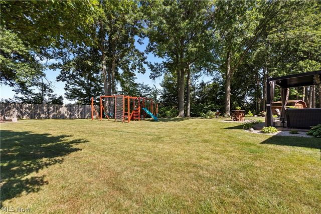 732 Oakdale Circle, Elyria, OH 44035