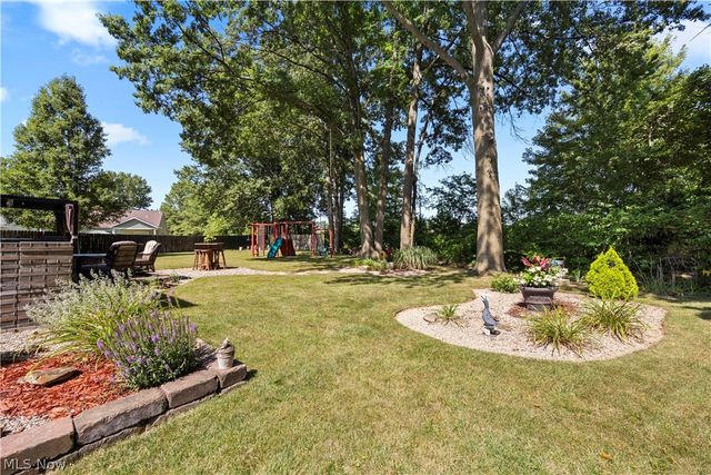 732 Oakdale Circle, Elyria, OH 44035
