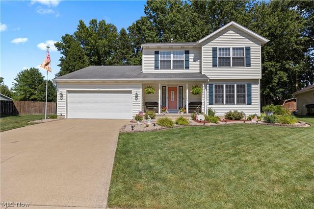 732 Oakdale Circle, Elyria, OH 44035