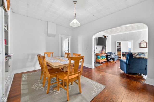 7120 N 250 E, Columbus, IN 47203