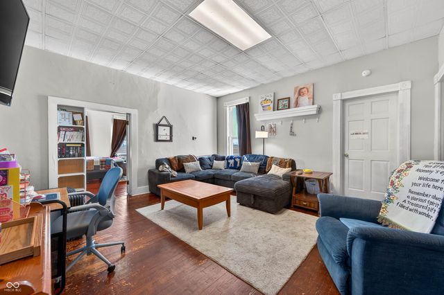 7120 N 250 E, Columbus, IN 47203