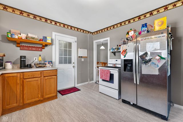 7120 N 250 E, Columbus, IN 47203