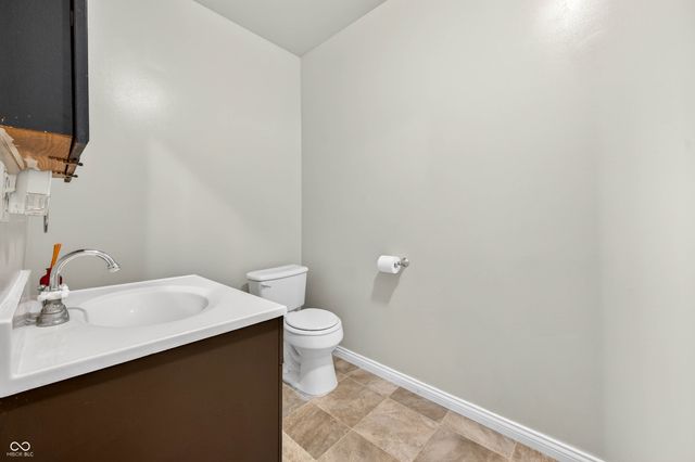 7120 N 250 E, Columbus, IN 47203