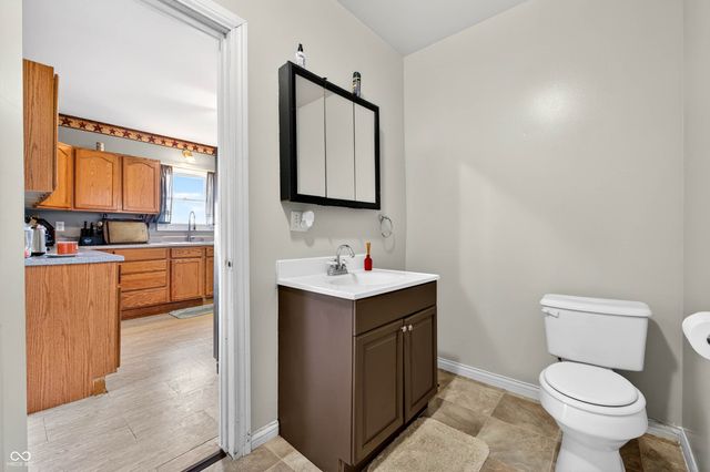 7120 N 250 E, Columbus, IN 47203