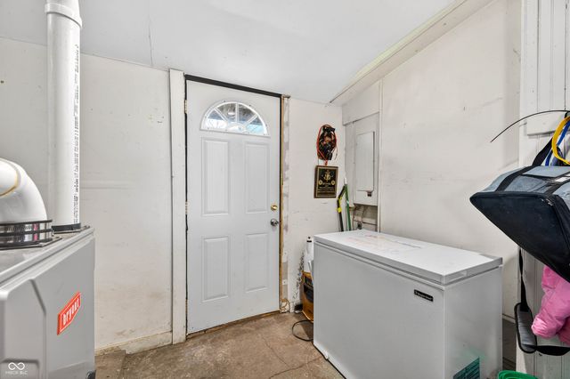 7120 N 250 E, Columbus, IN 47203