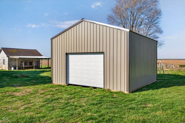 7120 N 250 E, Columbus, IN 47203