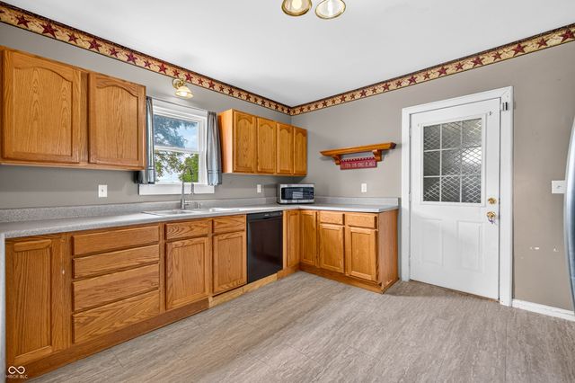 7120 N 250 E, Columbus, IN 47203