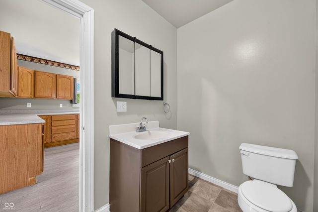 7120 N 250 E, Columbus, IN 47203
