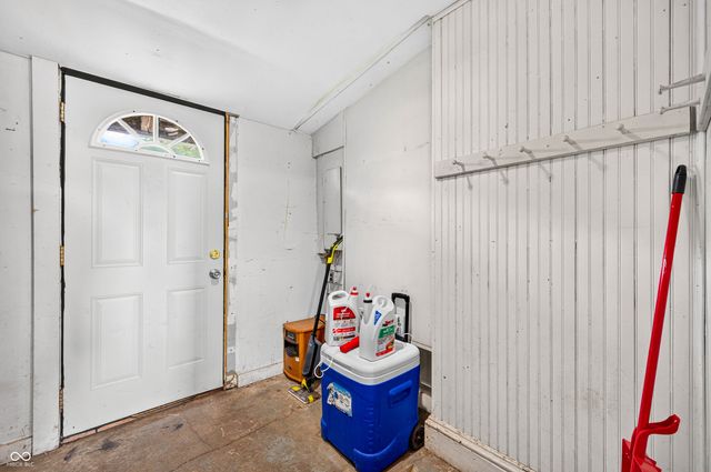 7120 N 250 E, Columbus, IN 47203