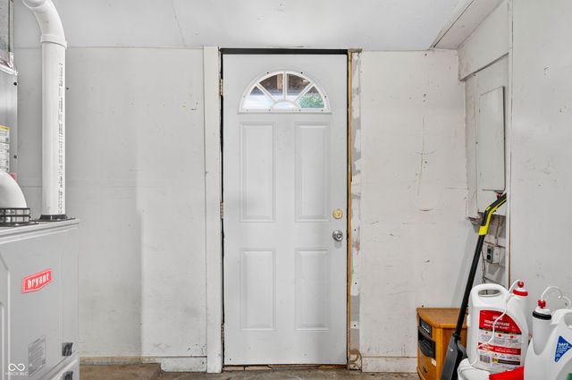 7120 N 250 E, Columbus, IN 47203