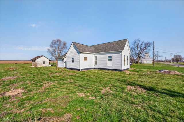 7120 N 250 E, Columbus, IN 47203