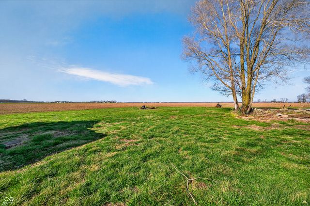 7120 N 250 E, Columbus, IN 47203