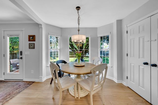 2407 Amber Glen Dr, Murfreesboro, TN 37128