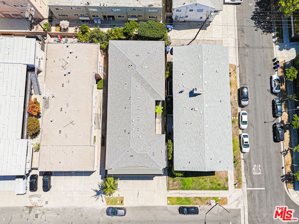 Image 18 of property listing at 432 S Sherbourne Drive, Los Angeles, CA 90048