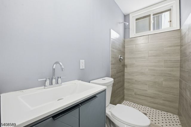 206 Clark Pl, Elizabeth City, NJ 07206