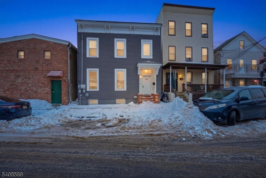 206 Clark Pl, Elizabeth City, NJ 07206