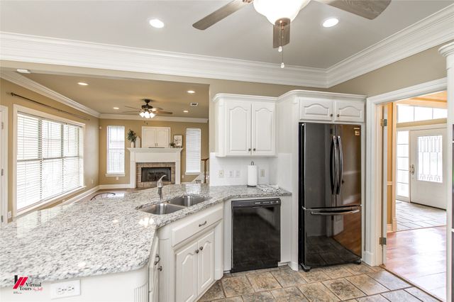 339 Hunters Hollow, Bossier City, LA 71111