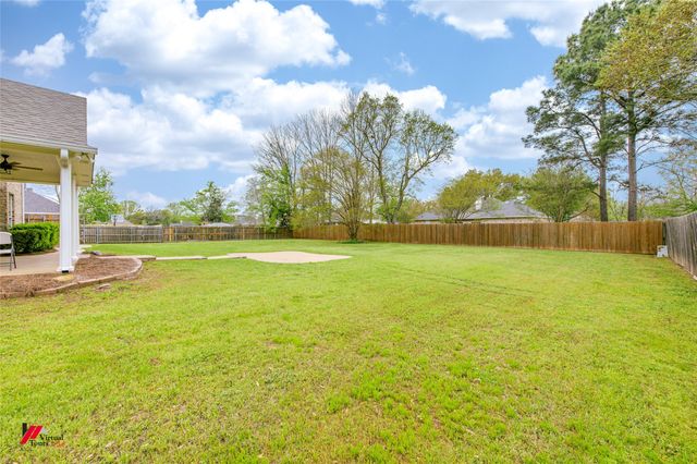 339 Hunters Hollow, Bossier City, LA 71111