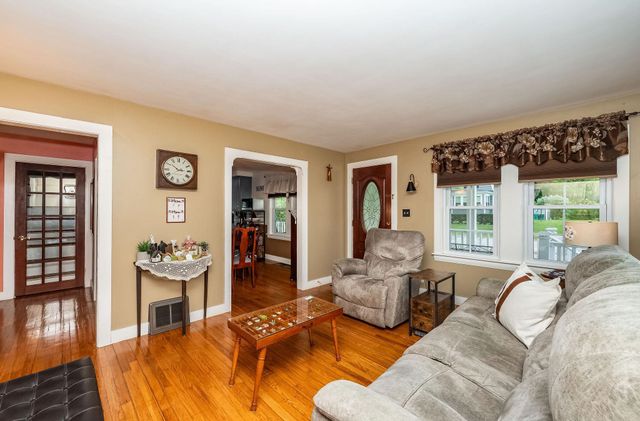 25 Adams Avenue, Rochester, NH 03867