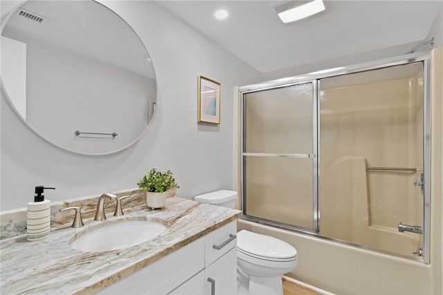 31 Plantation Drive 203, Vero Beach, FL 32966