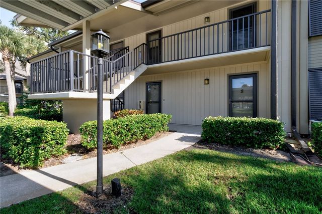 31 Plantation Drive 203, Vero Beach, FL 32966
