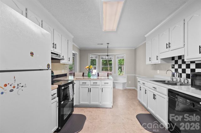 8704 Hornwood Court, Charlotte, NC 28215