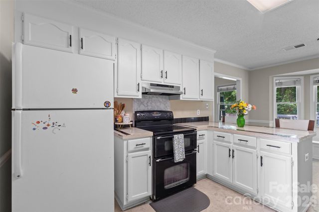 8704 Hornwood Court, Charlotte, NC 28215