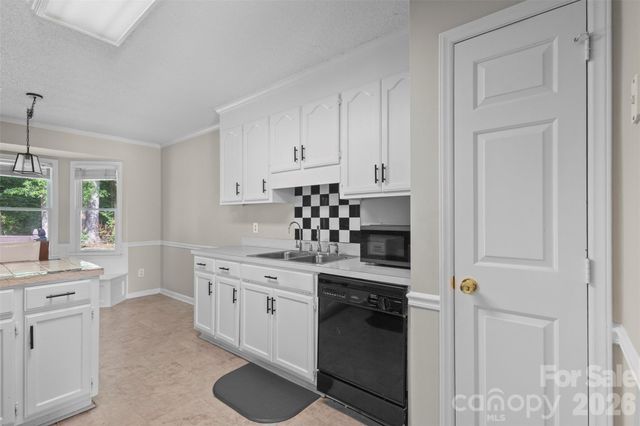 8704 Hornwood Court, Charlotte, NC 28215