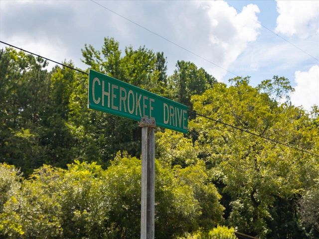 188 Cherokee Drive, Chapel Hill, NC 27517