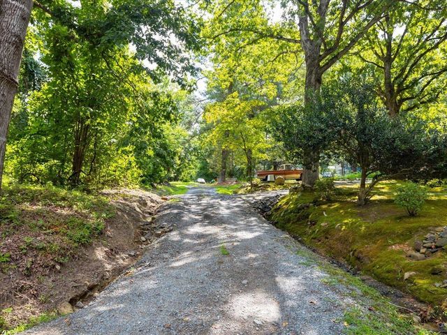 188 Cherokee Drive, Chapel Hill, NC 27517