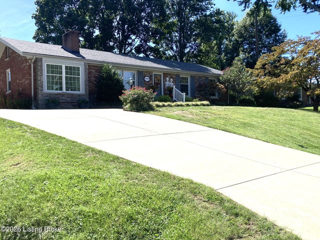 10003 Silverwood Ln, Louisville, KY 40272