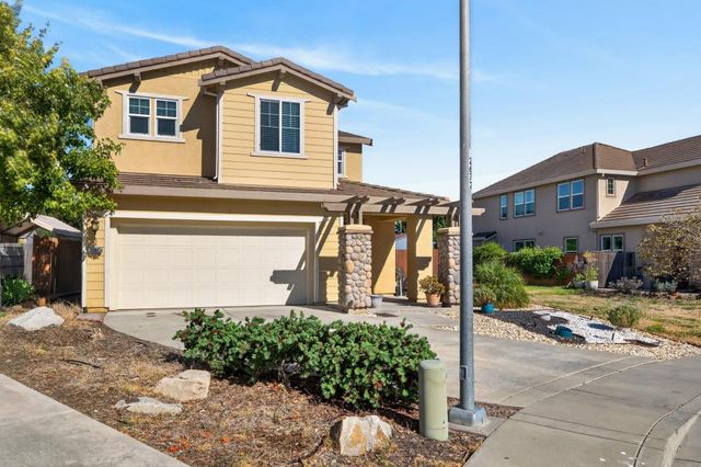 3081 Lassen St, West Sacramento, CA 95691